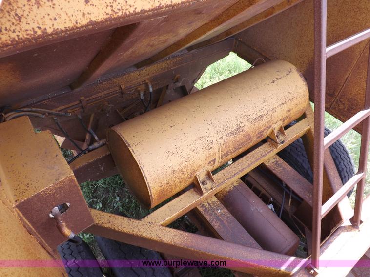 image for item H1803 1983 Ranch belly dump trailer