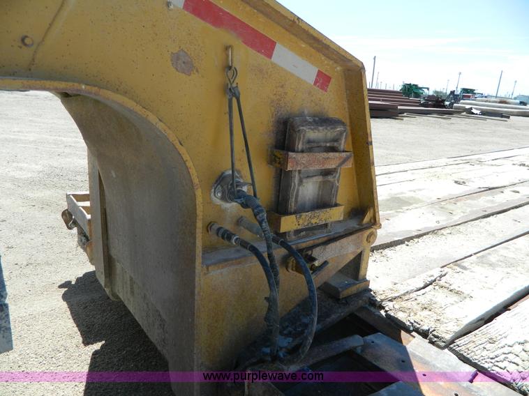 image for item H2451 1989 Hyster lowboy trailer