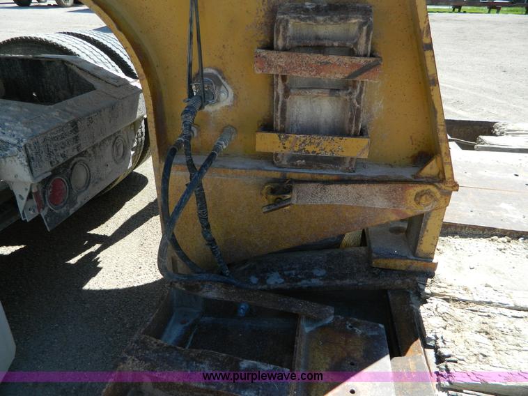 image for item H2451 1989 Hyster lowboy trailer