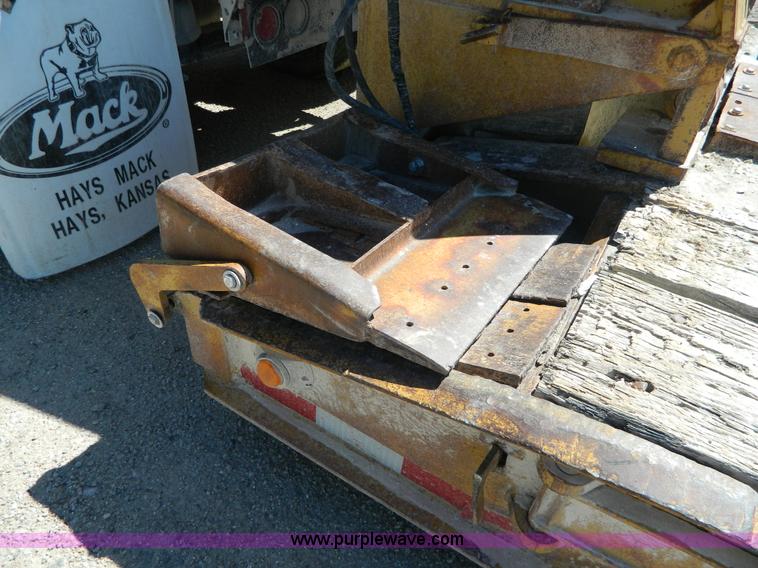 image for item H2451 1989 Hyster lowboy trailer