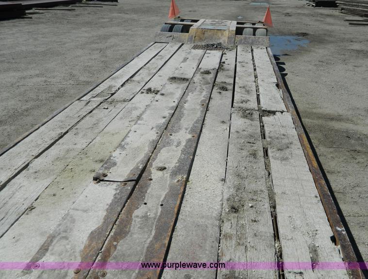 image for item H2451 1989 Hyster lowboy trailer