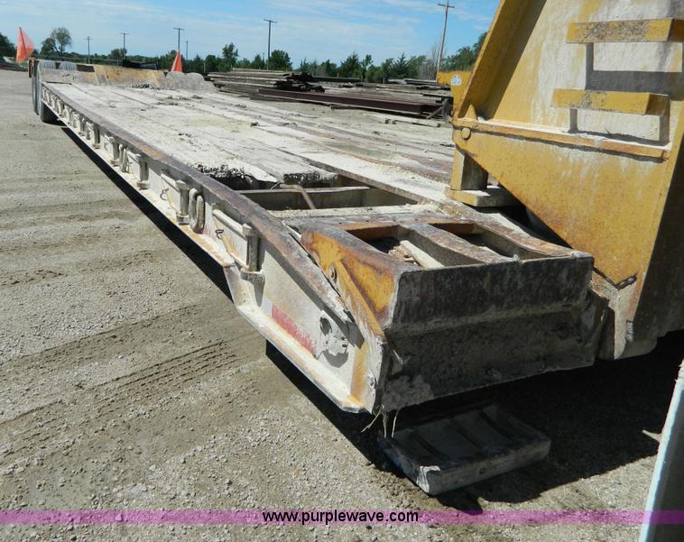 image for item H2451 1989 Hyster lowboy trailer
