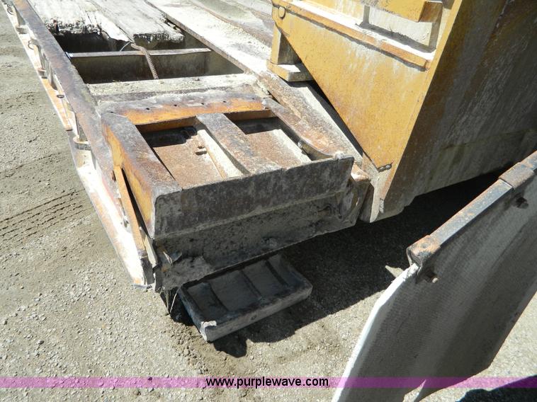 image for item H2451 1989 Hyster lowboy trailer