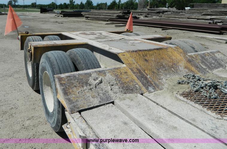 image for item H2451 1989 Hyster lowboy trailer