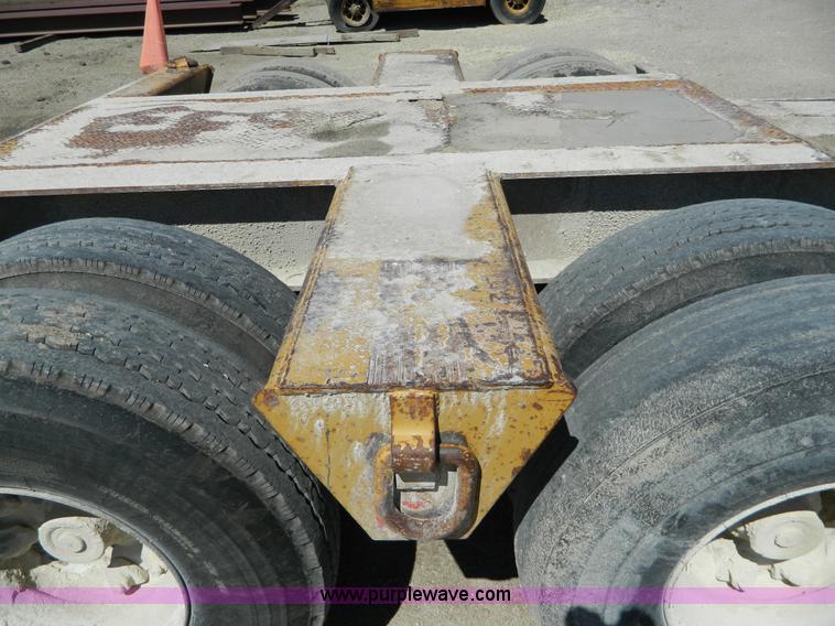 image for item H2451 1989 Hyster lowboy trailer
