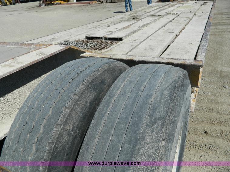 image for item H2451 1989 Hyster lowboy trailer