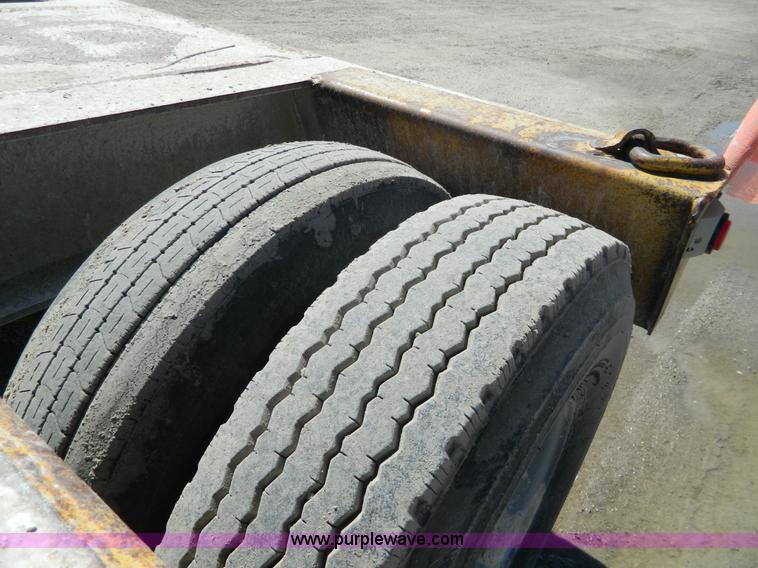 image for item H2451 1989 Hyster lowboy trailer