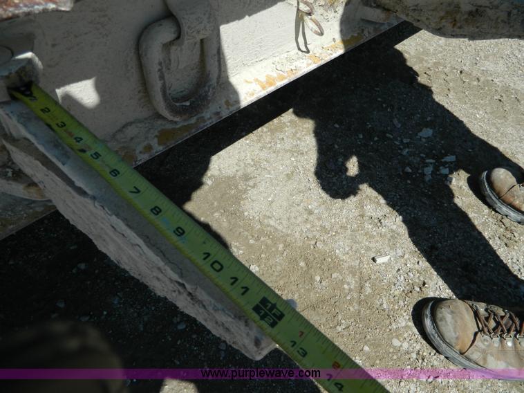 image for item H2451 1989 Hyster lowboy trailer