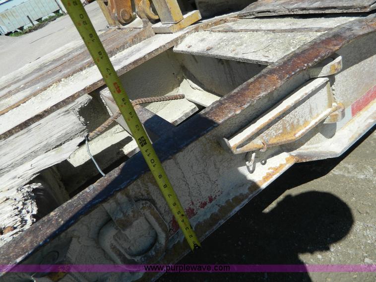 image for item H2451 1989 Hyster lowboy trailer