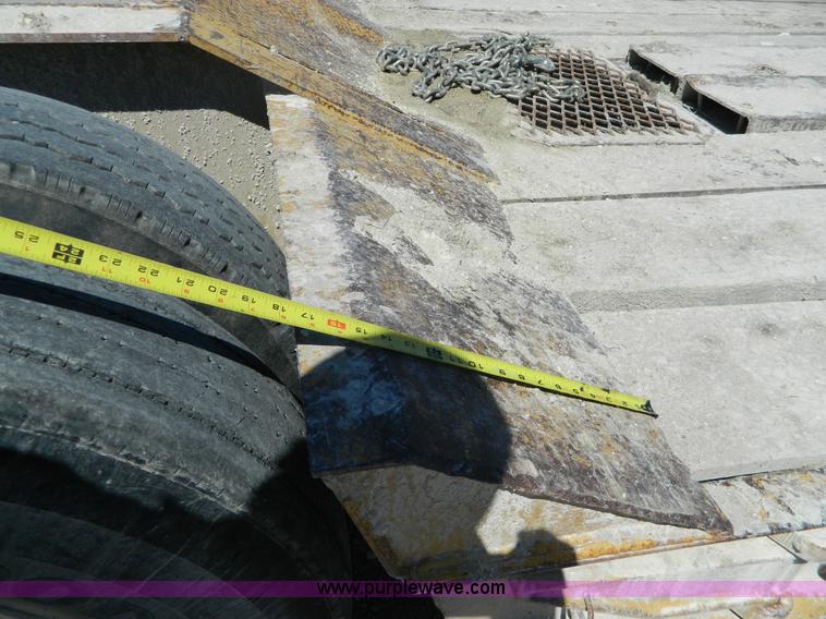 image for item H2451 1989 Hyster lowboy trailer