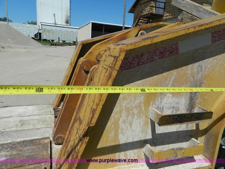 image for item H2451 1989 Hyster lowboy trailer