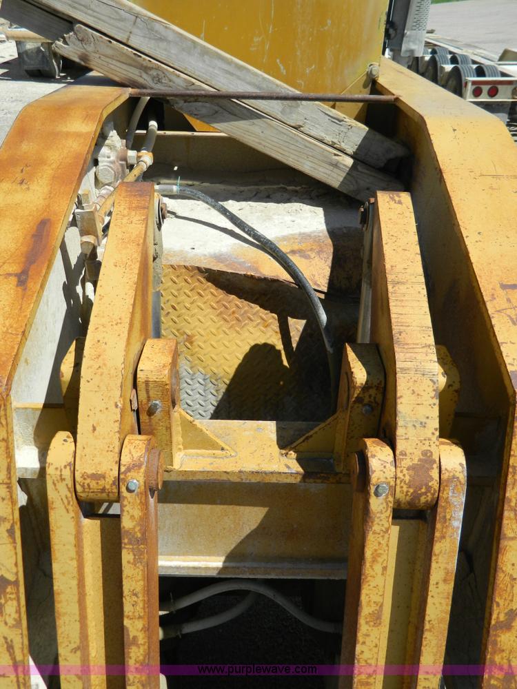 image for item H2451 1989 Hyster lowboy trailer