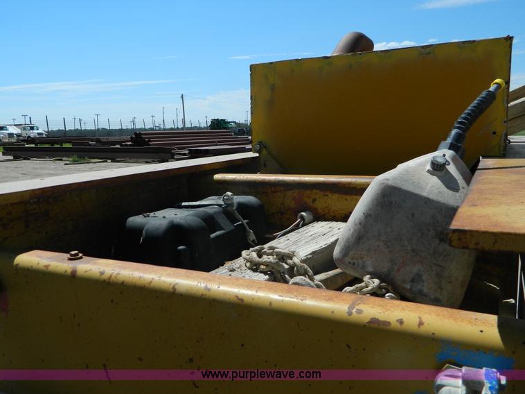 image for item H2451 1989 Hyster lowboy trailer