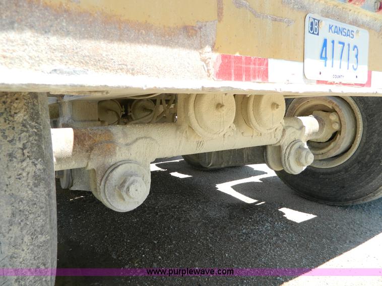 image for item H2451 1989 Hyster lowboy trailer