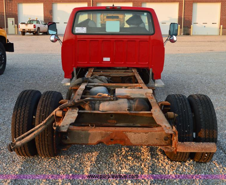 image for item H2923 1997 Ford F350 XL cab and chassis