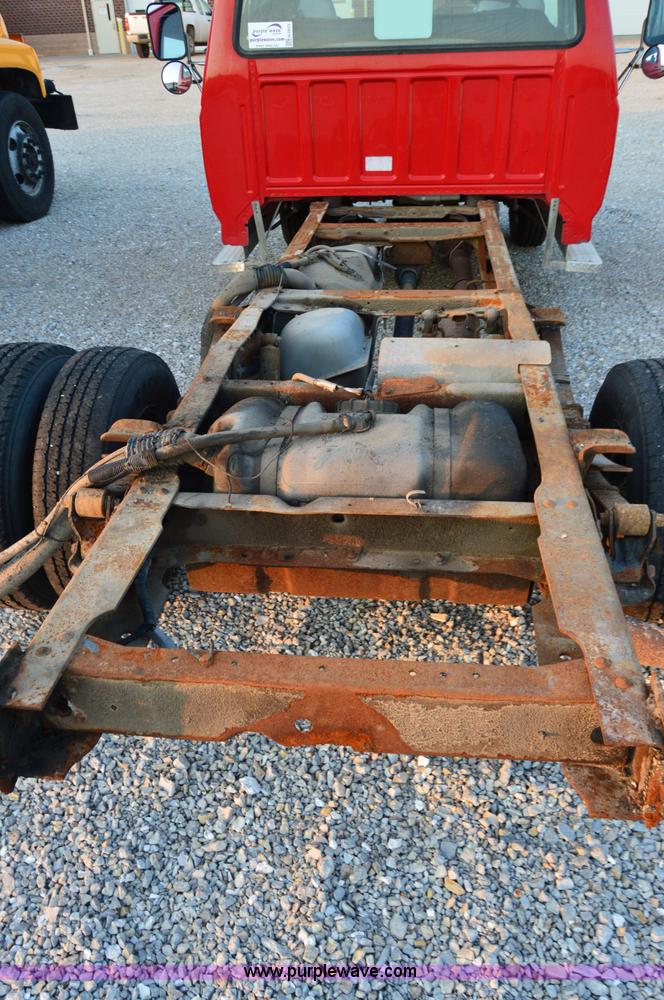 image for item H2923 1997 Ford F350 XL cab and chassis