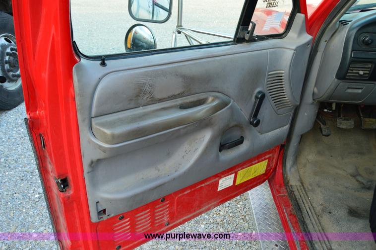 image for item H2923 1997 Ford F350 XL cab and chassis