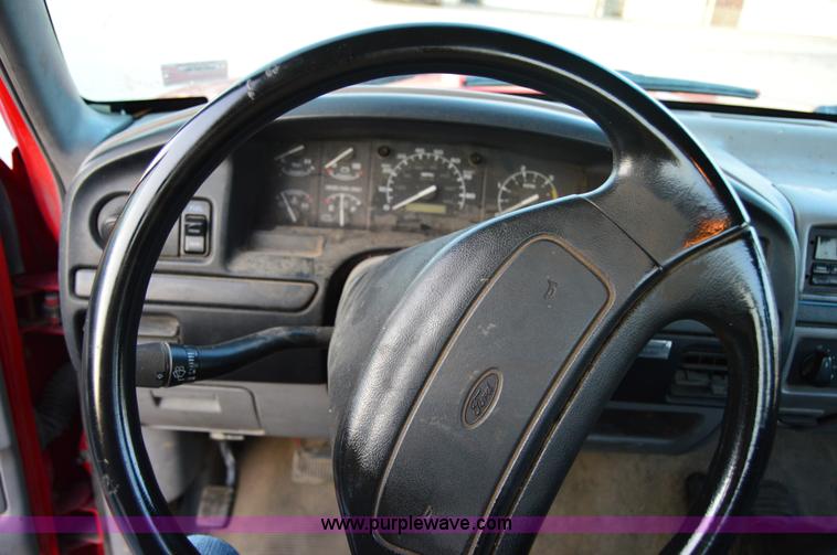 image for item H2923 1997 Ford F350 XL cab and chassis