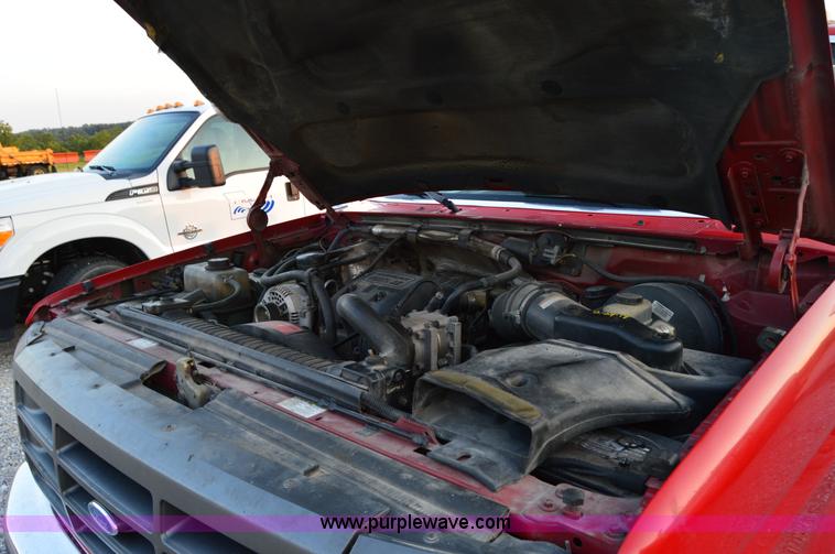 image for item H2923 1997 Ford F350 XL cab and chassis