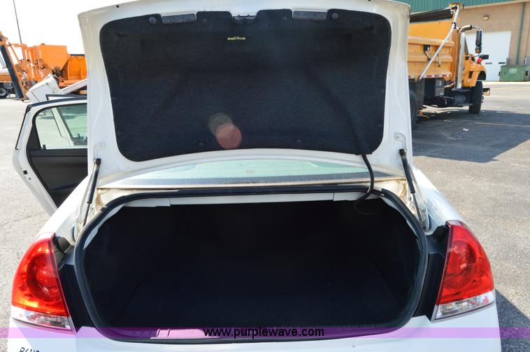 image for item H2926 2007 Chevrolet Impala LS