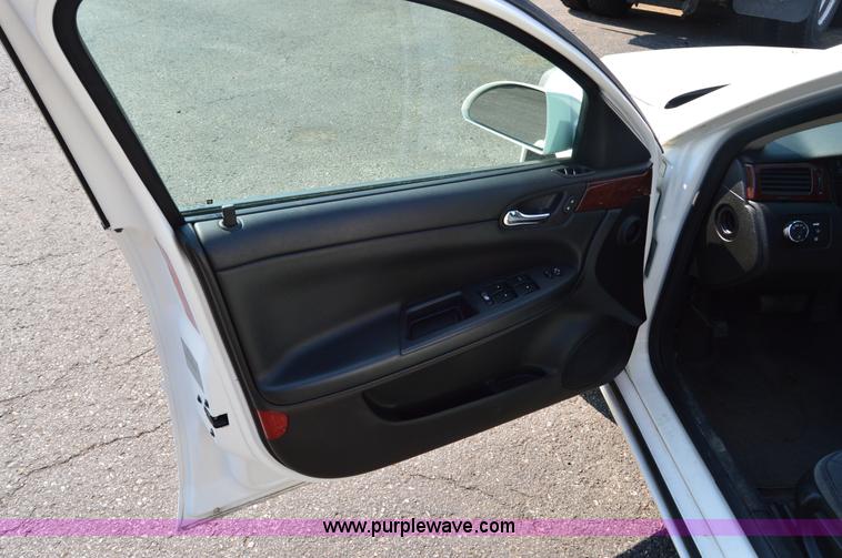 image for item H2926 2007 Chevrolet Impala LS