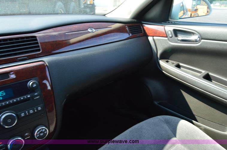 image for item H2926 2007 Chevrolet Impala LS