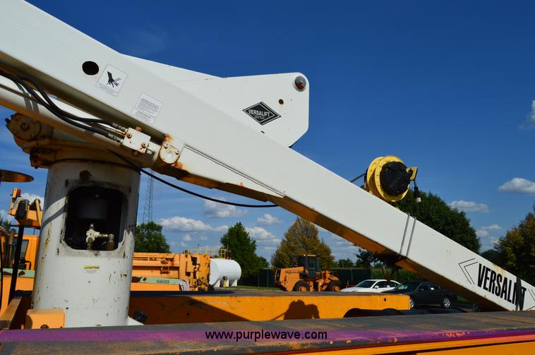 image for item H2928 2006 Ford F550 aerial bucket truck