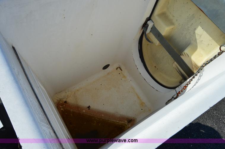 image for item H2928 2006 Ford F550 aerial bucket truck