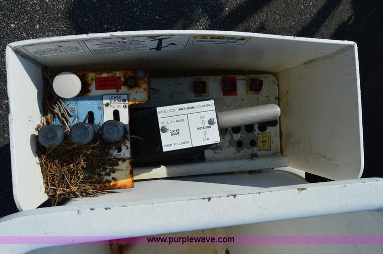 image for item H2928 2006 Ford F550 aerial bucket truck