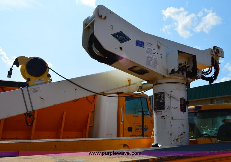 image for item H2928 2006 Ford F550 aerial bucket truck