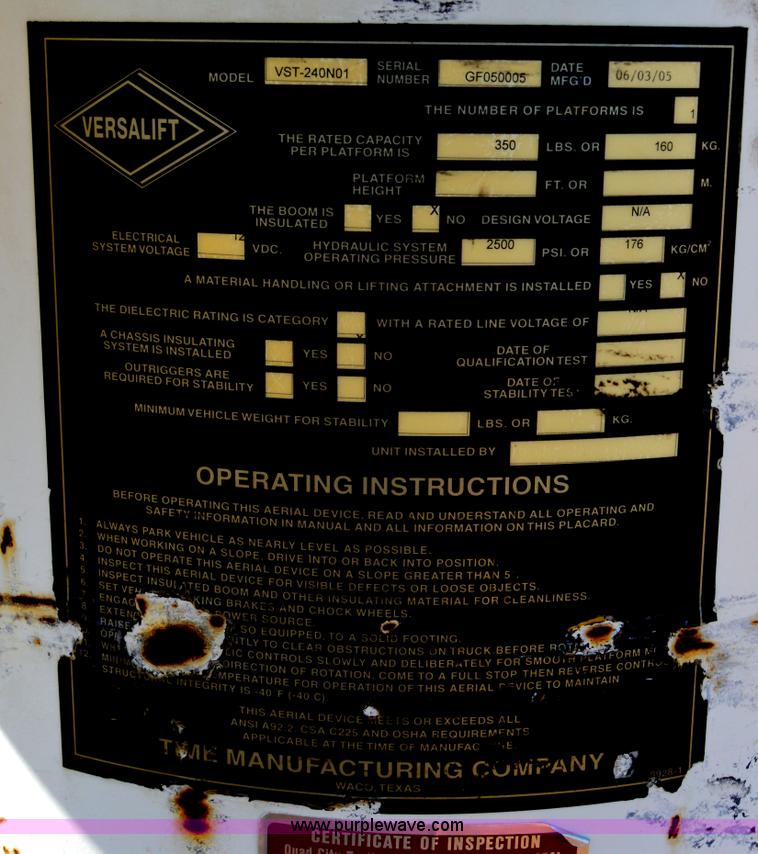 image for item H2928 2006 Ford F550 aerial bucket truck