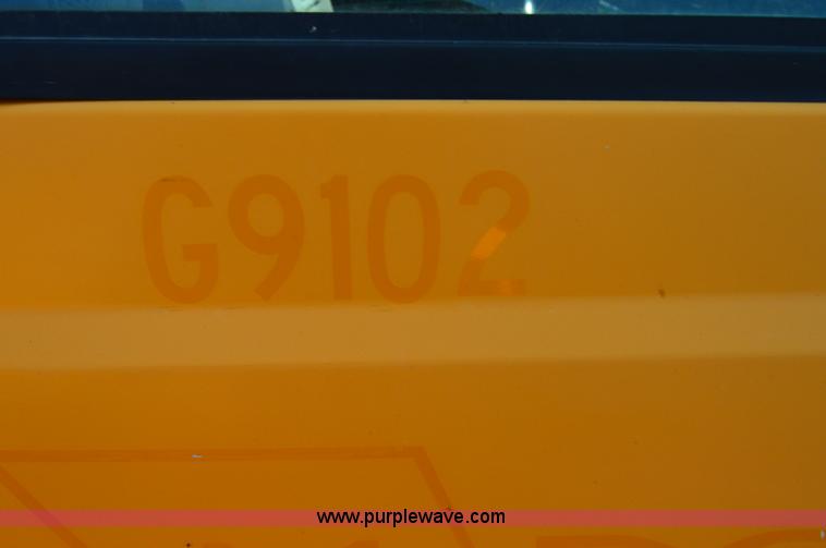 image for item H2928 2006 Ford F550 aerial bucket truck