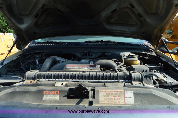 image for item H2928 2006 Ford F550 aerial bucket truck