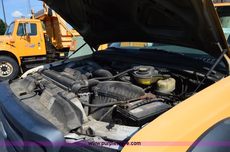 image for item H2928 2006 Ford F550 aerial bucket truck