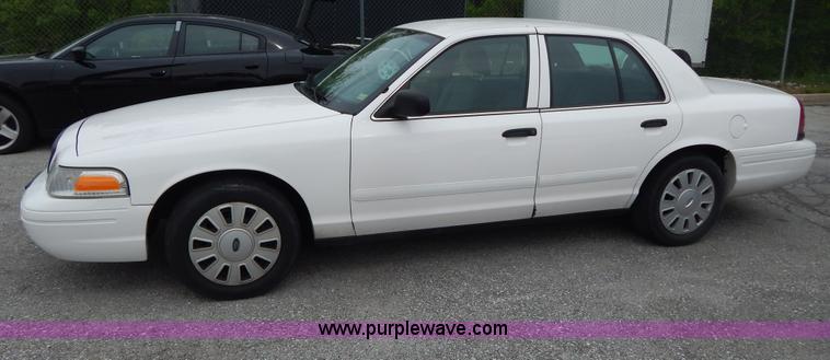 image for item H3377 2006 Ford Crown Victoria Police Interceptor