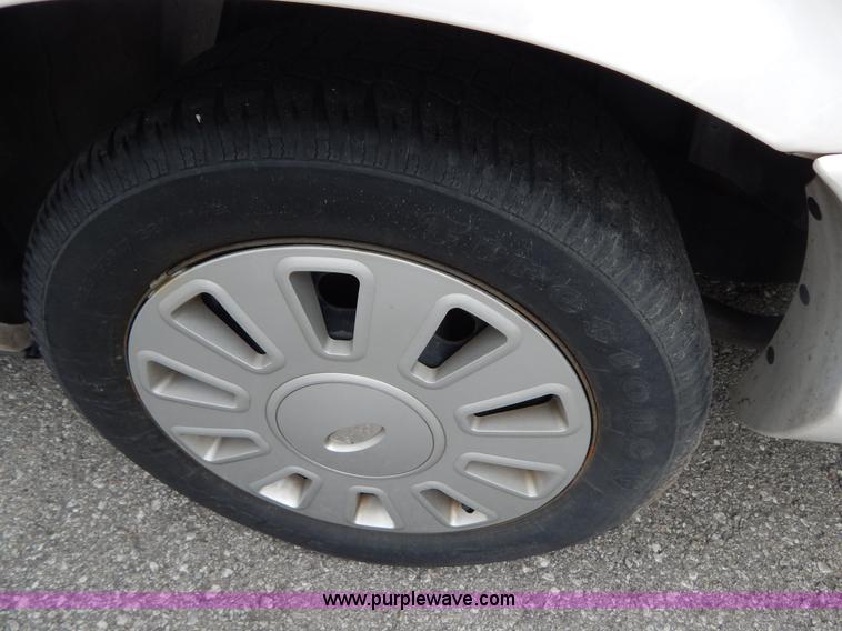 image for item H3377 2006 Ford Crown Victoria Police Interceptor