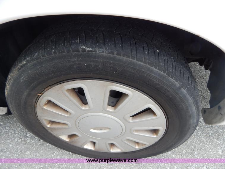 image for item H3377 2006 Ford Crown Victoria Police Interceptor