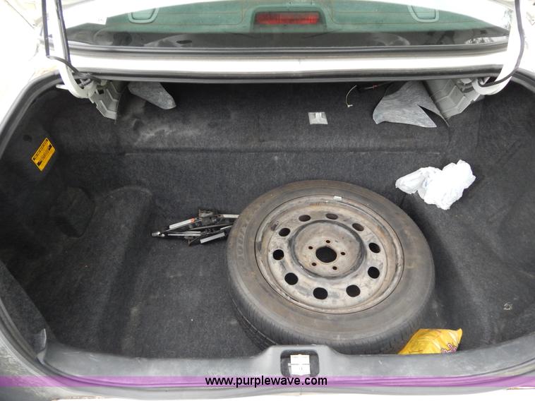 image for item H3377 2006 Ford Crown Victoria Police Interceptor