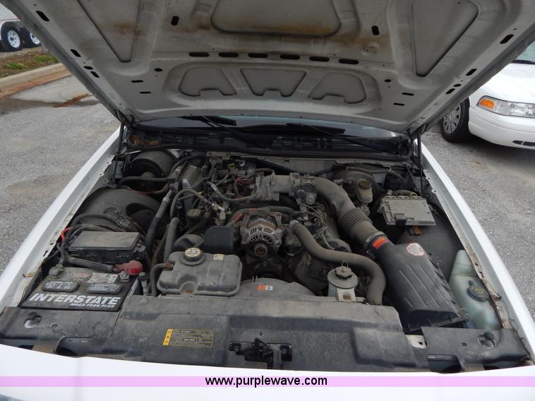 image for item H3377 2006 Ford Crown Victoria Police Interceptor