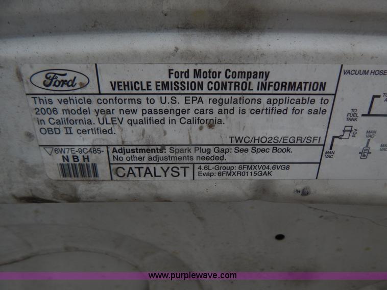 image for item H3377 2006 Ford Crown Victoria Police Interceptor