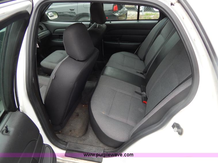 image for item H3377 2006 Ford Crown Victoria Police Interceptor