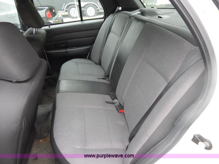 image for item H3377 2006 Ford Crown Victoria Police Interceptor