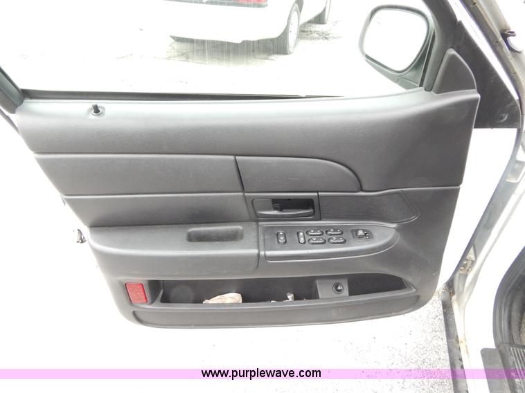 image for item H3377 2006 Ford Crown Victoria Police Interceptor