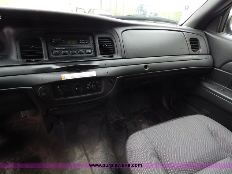 image for item H3377 2006 Ford Crown Victoria Police Interceptor
