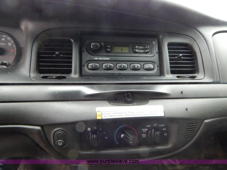 image for item H3377 2006 Ford Crown Victoria Police Interceptor