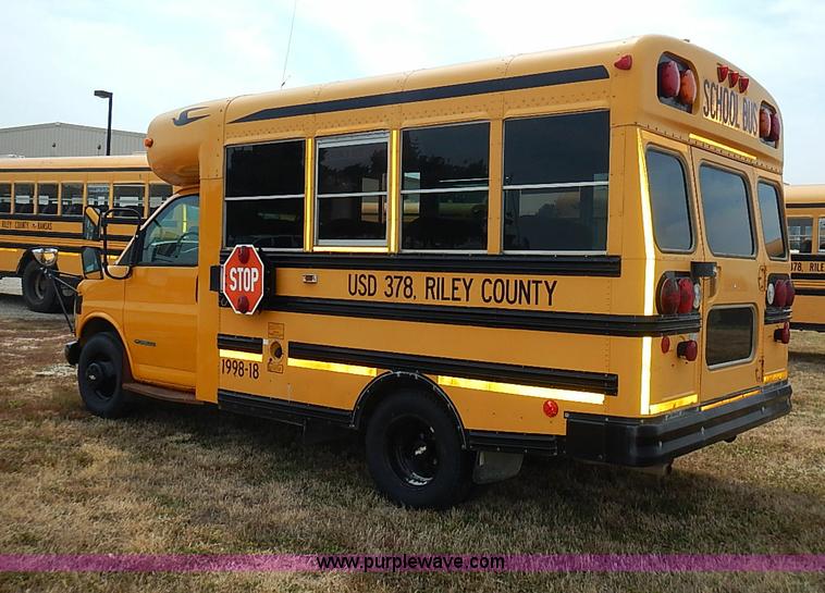 image for item I3559 1998 Chevrolet G3500 school bus