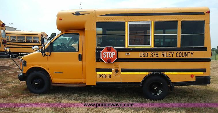 image for item I3559 1998 Chevrolet G3500 school bus
