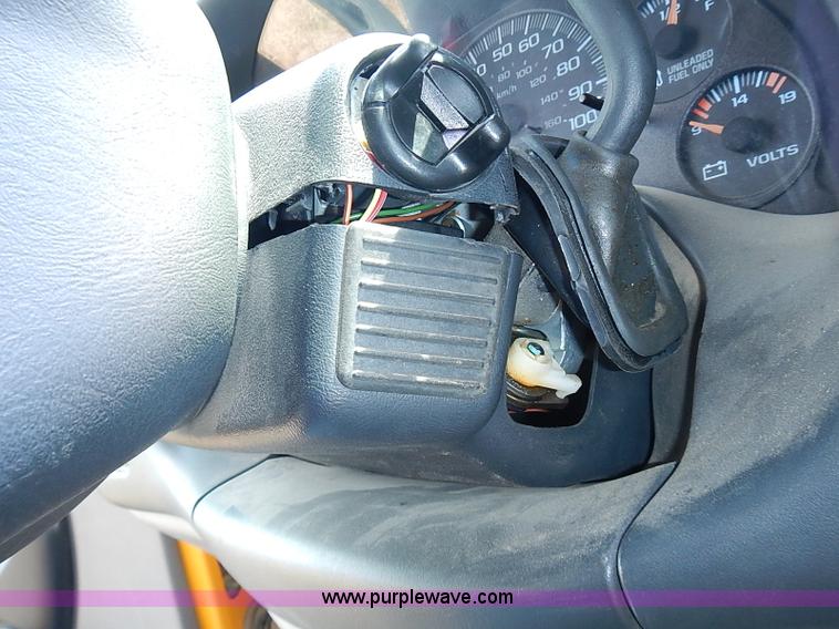 image for item I3559 1998 Chevrolet G3500 school bus