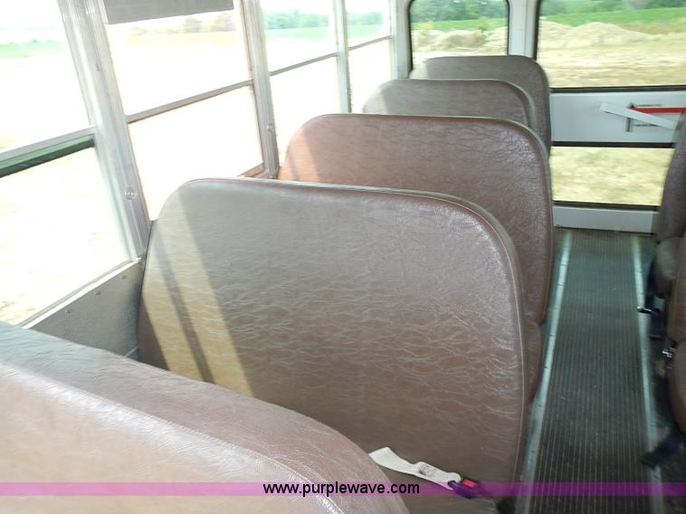 image for item I3559 1998 Chevrolet G3500 school bus