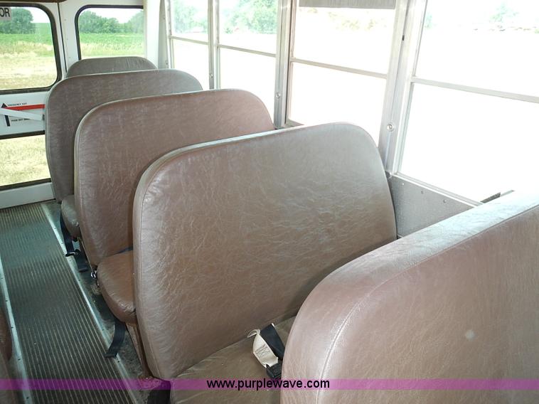 image for item I3559 1998 Chevrolet G3500 school bus